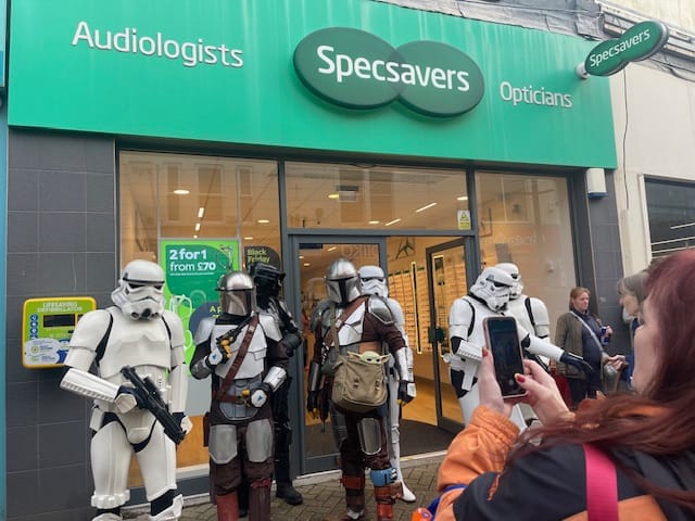 Storm troopers invade Specsavers! Star Wars Characters Surprise Local Shoppers