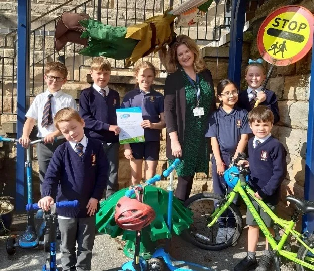 Children say no to cars to make the school run safer