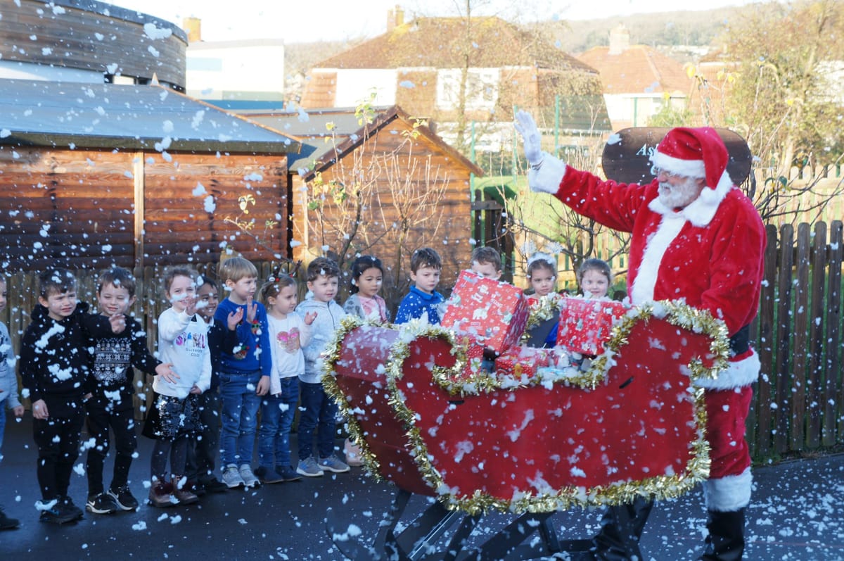 School pupils and staff stunned by surprise snowy visit from Santa and his pony
