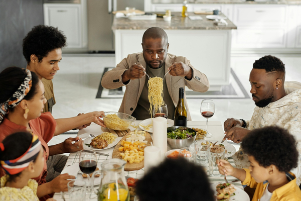 Eating at the dinner table can "promote improved mental health" and reduce "mindless eating"