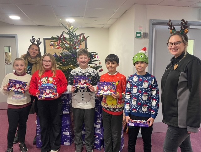 Christmas Spirit as Community Comes Together to Raise Over £500 for Visionary Primary School