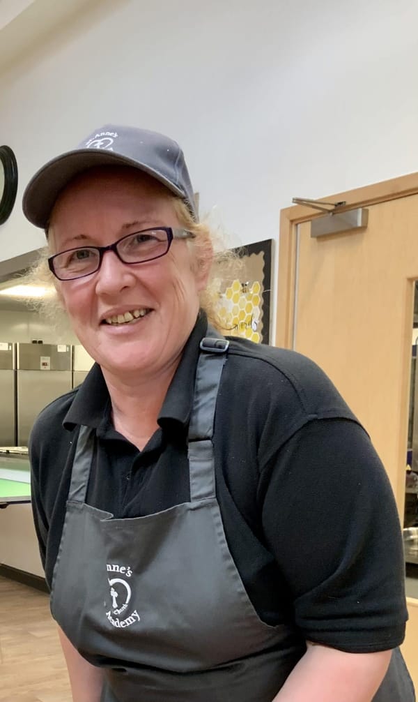 Superb Sharon cooks thousands of meals throughout COVID-19 lockdown – despite breaking her arm while charity fundraising