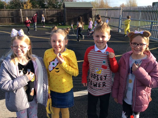 Brilliant pupils in award-winning academy win their first WOW Walk to School badges