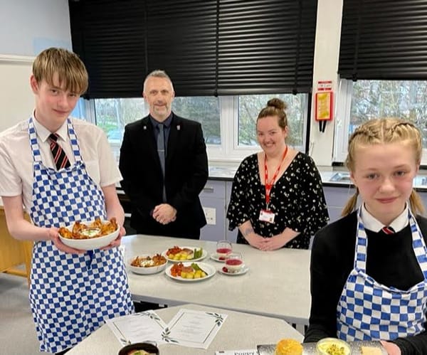 Excellent Poppy and Robert prepare for top chef finals