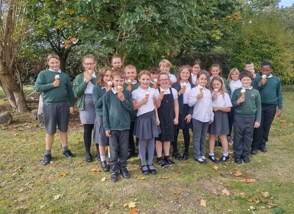 Incredible kindness as pupils and staff given free ice creams