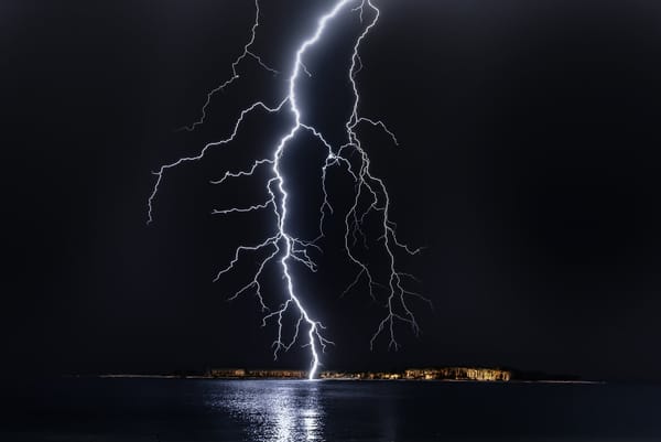Could this be how life began? Unique lightning hit births mystery new mineral